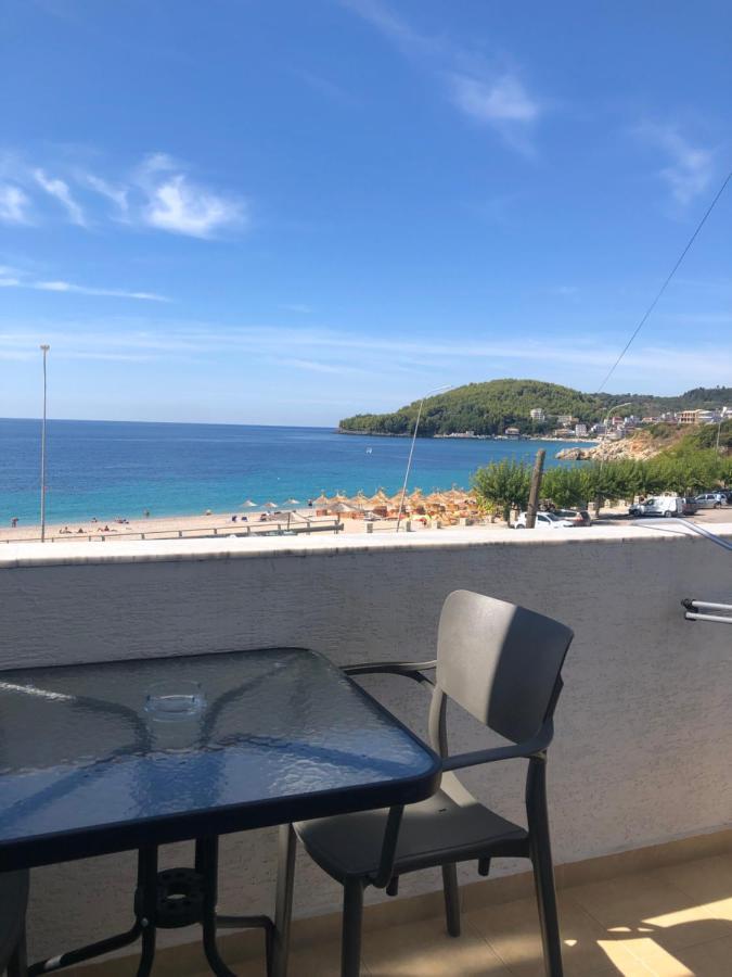 Mediterranean Apartments Himare Bagian luar foto